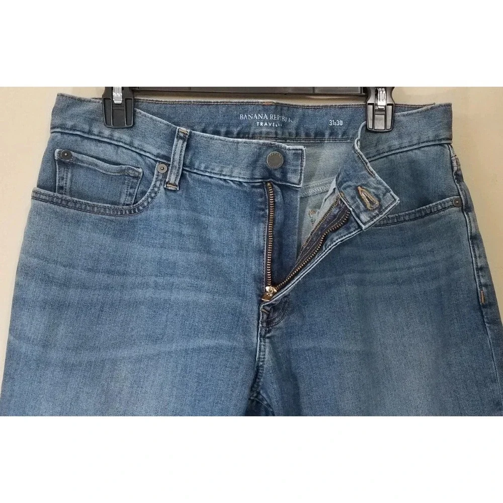 Banana Republic Traveler Jeans Men 31 x 30 Light Med Blue Denim Pants Stretch‎